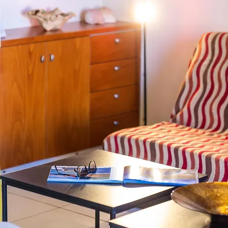 דירה Mouries House, Walking Distance To Beach! *